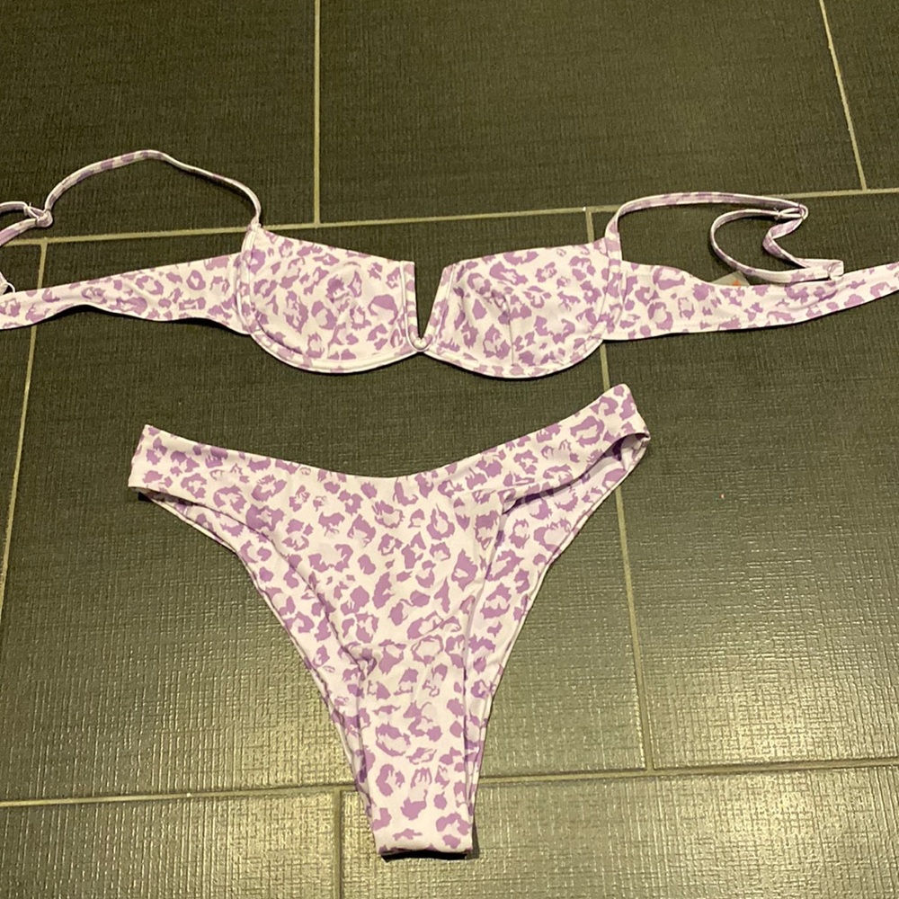 bikini!